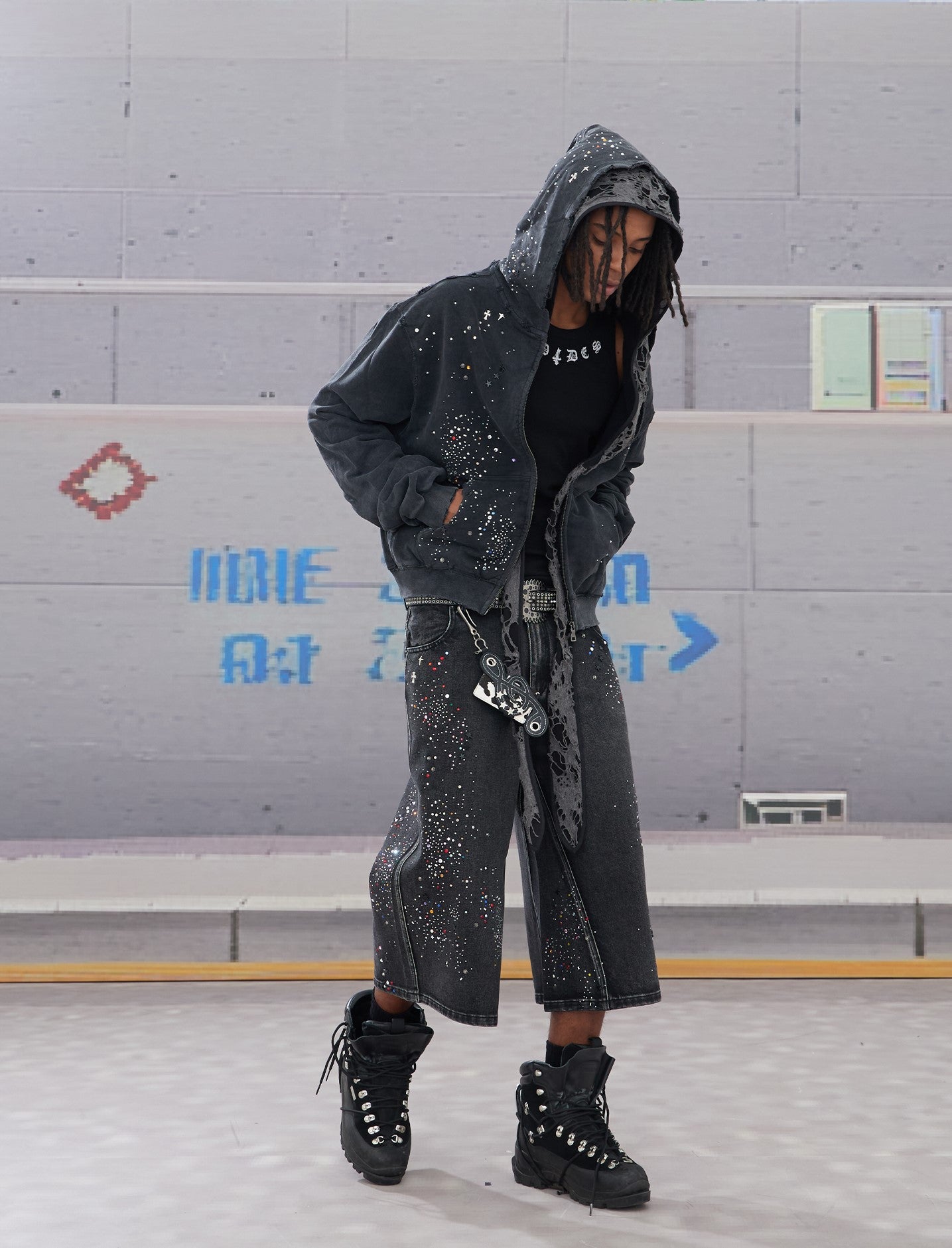 RHINESTONES DENIM SHORTS