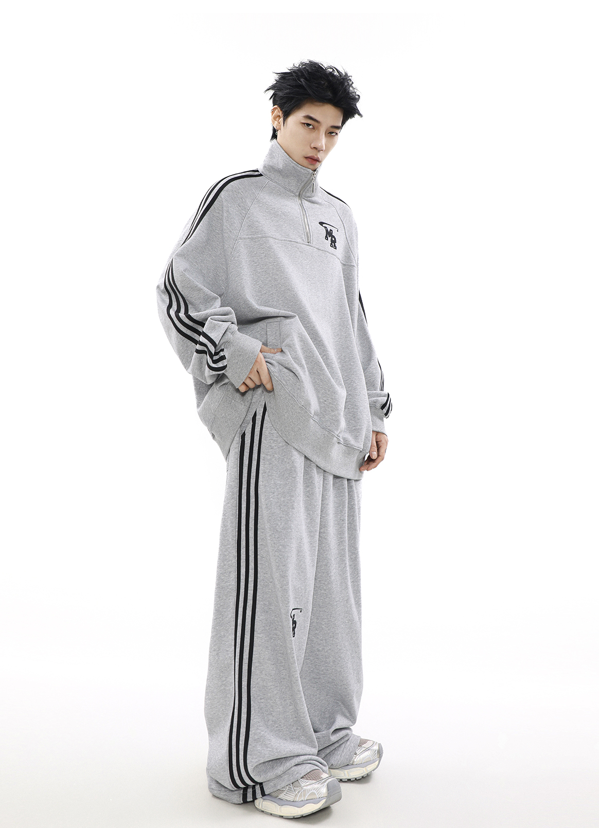 URBAN FLOW TRACK SET TOPS