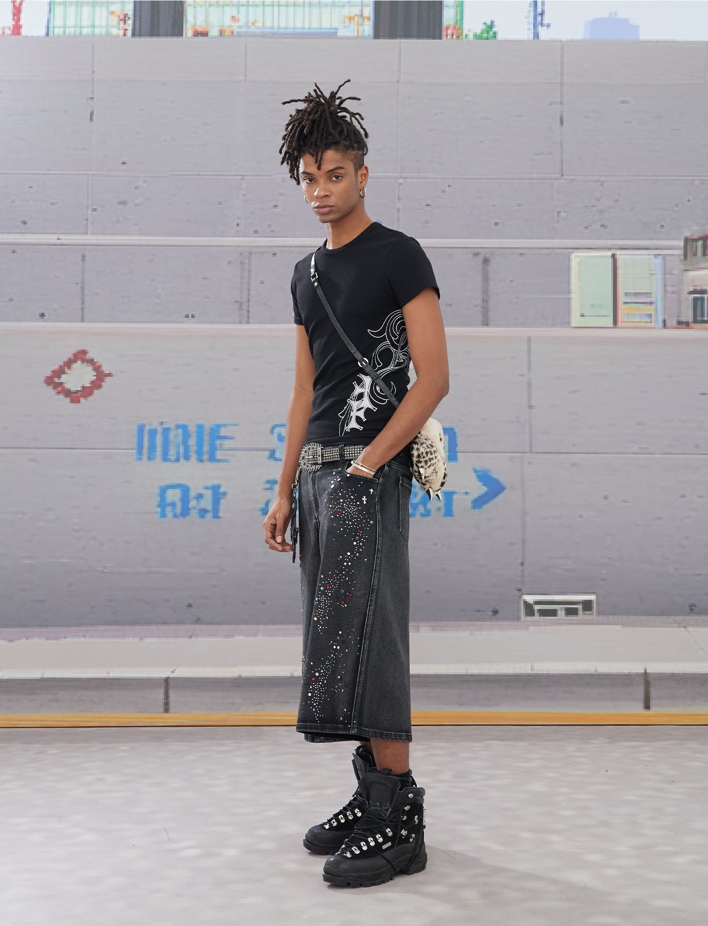 RHINESTONES DENIM SHORTS