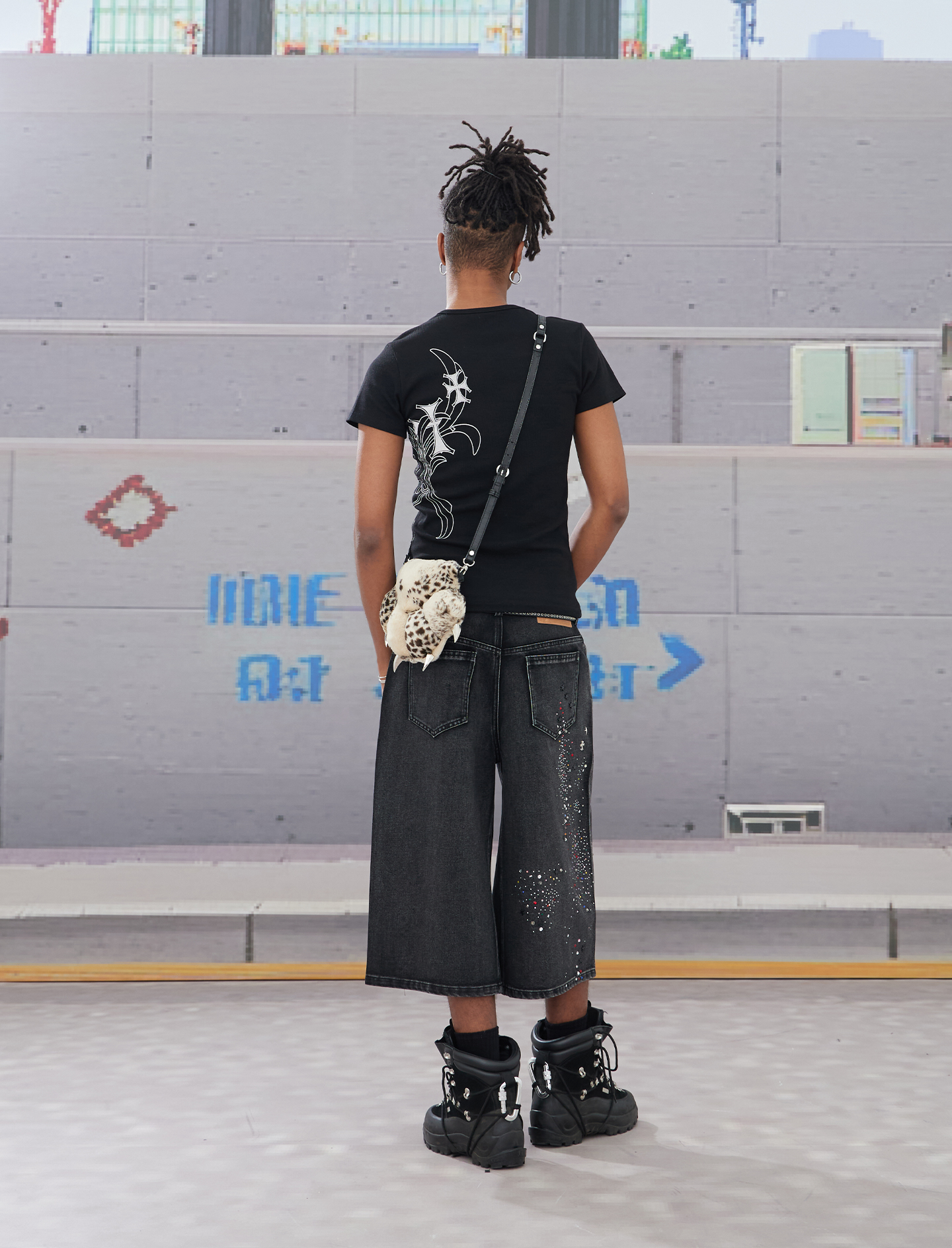 RHINESTONES DENIM SHORTS