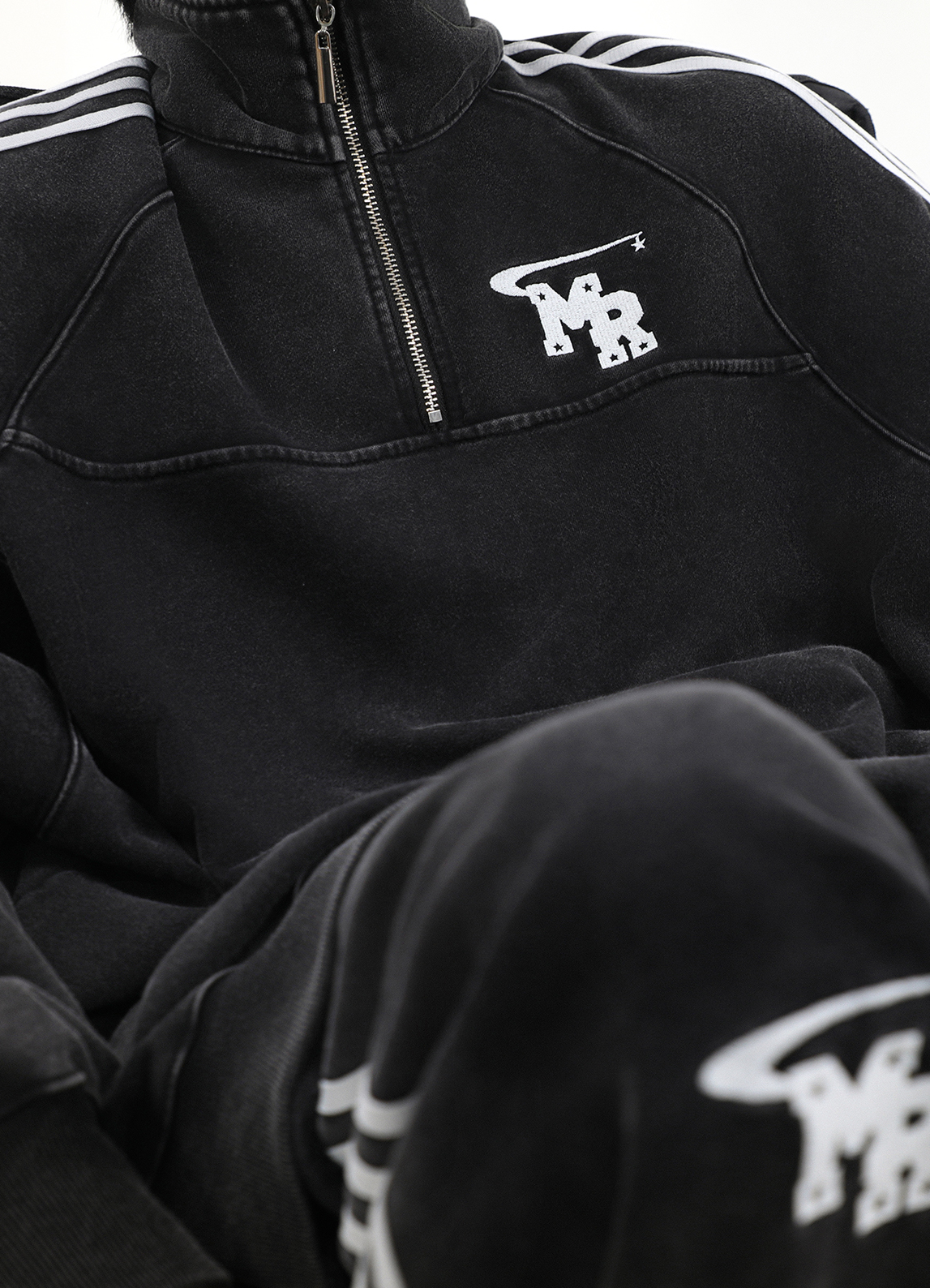 URBAN FLOW TRACK SET TOPS