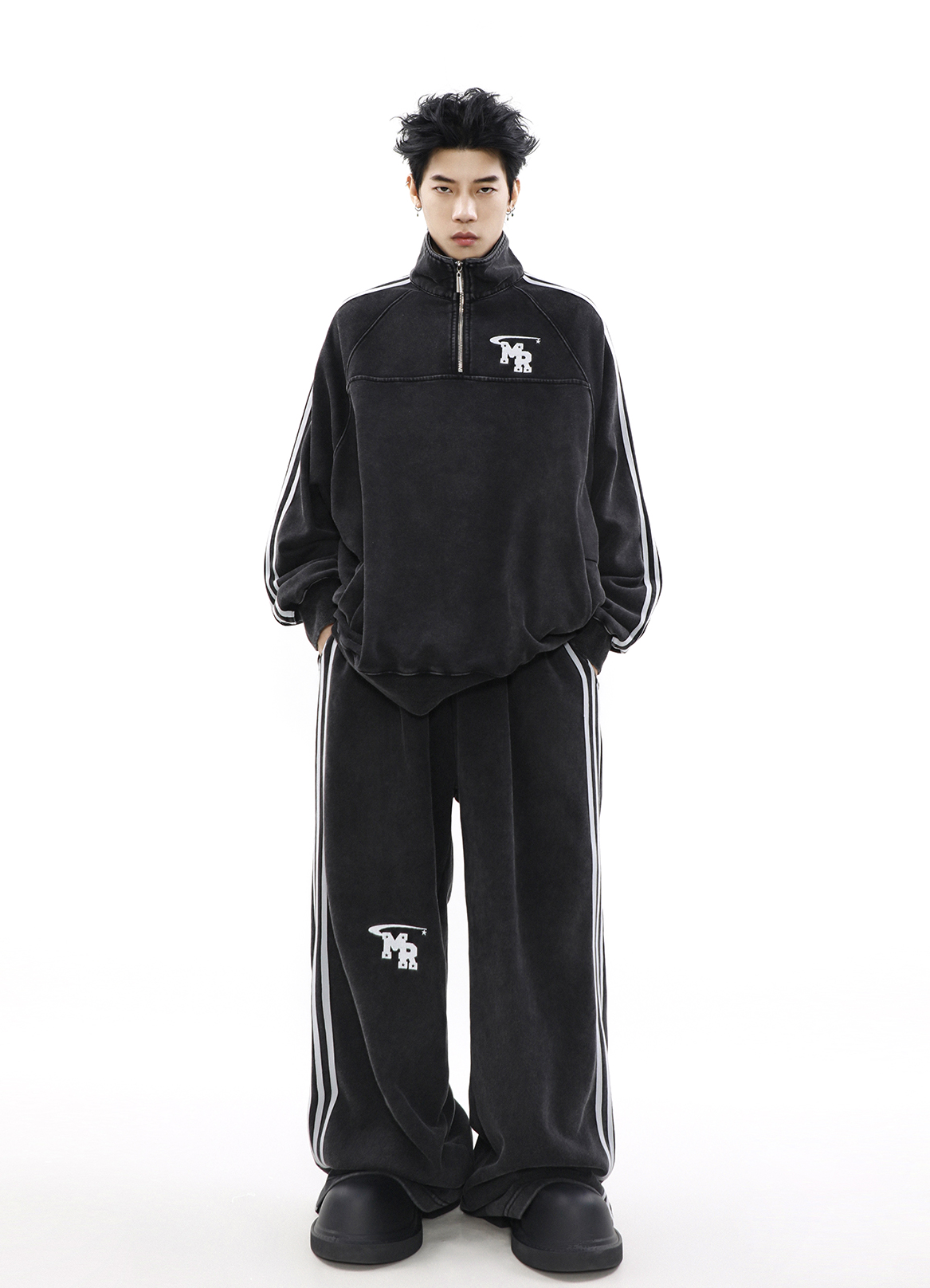 URBAN FLOW TRACK SET TOPS