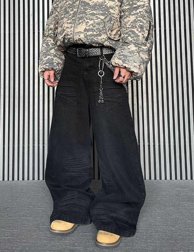 MONOCHROME BAGGY DENIM PANTS