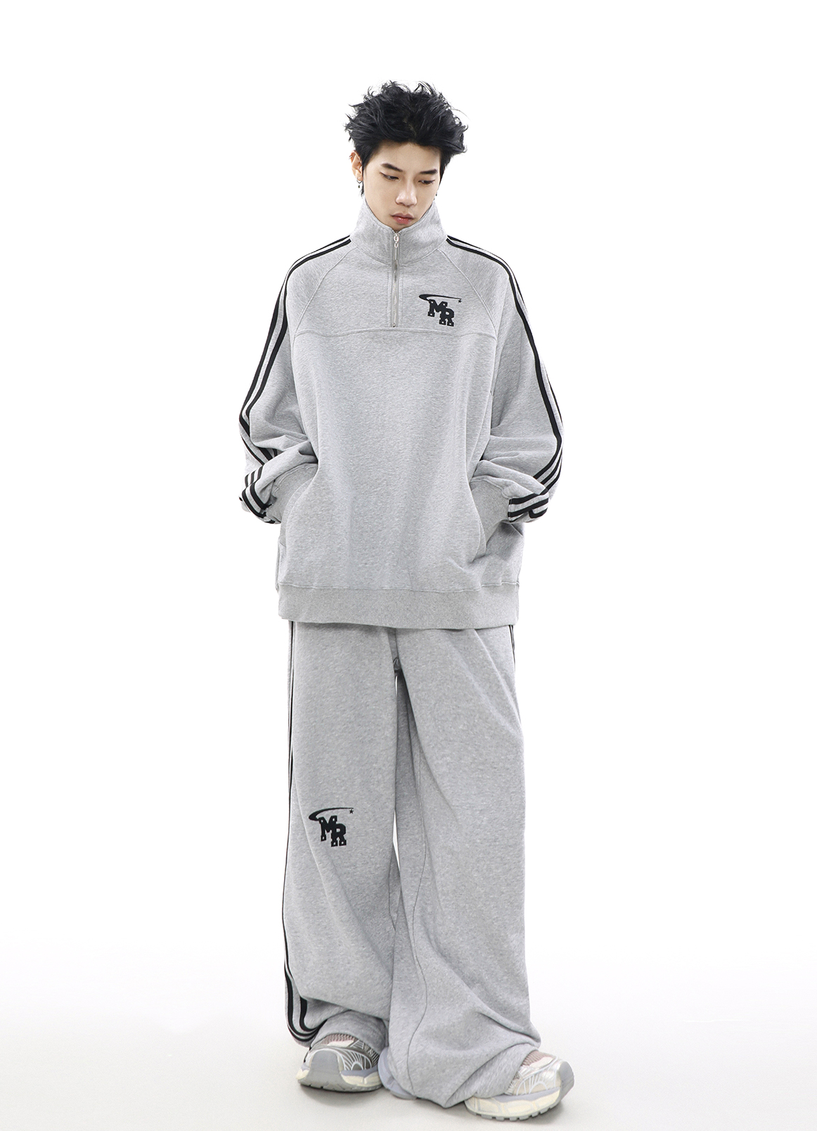 URBAN FLOW TRACK SET TOPS