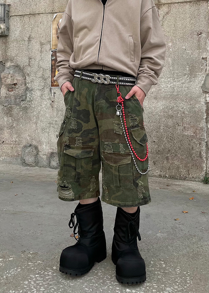 CAMO CARGO SHORTS