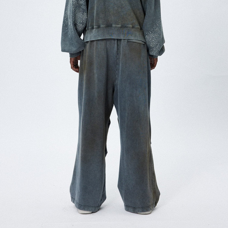 DISTRESSED CRINKED BAGGY SWEATPANTS