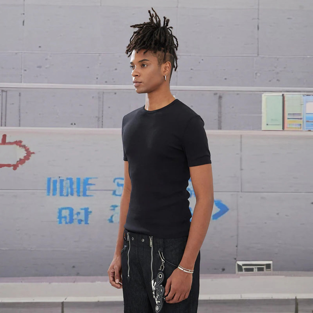 AWESOME SLIM TEE