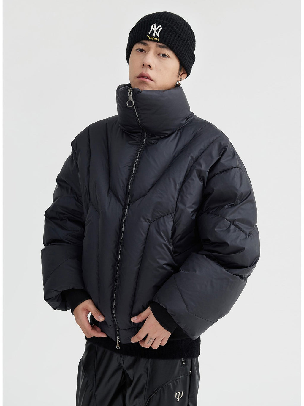 MIDNIGHT CROPPED PUFFER