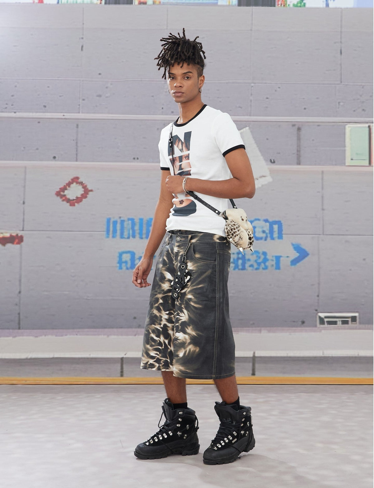 RAZOR GRAPH DENIM SHORTS