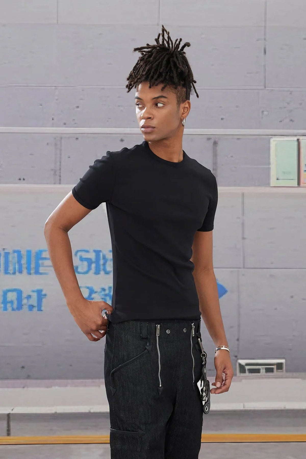 AWESOME SLIM TEE