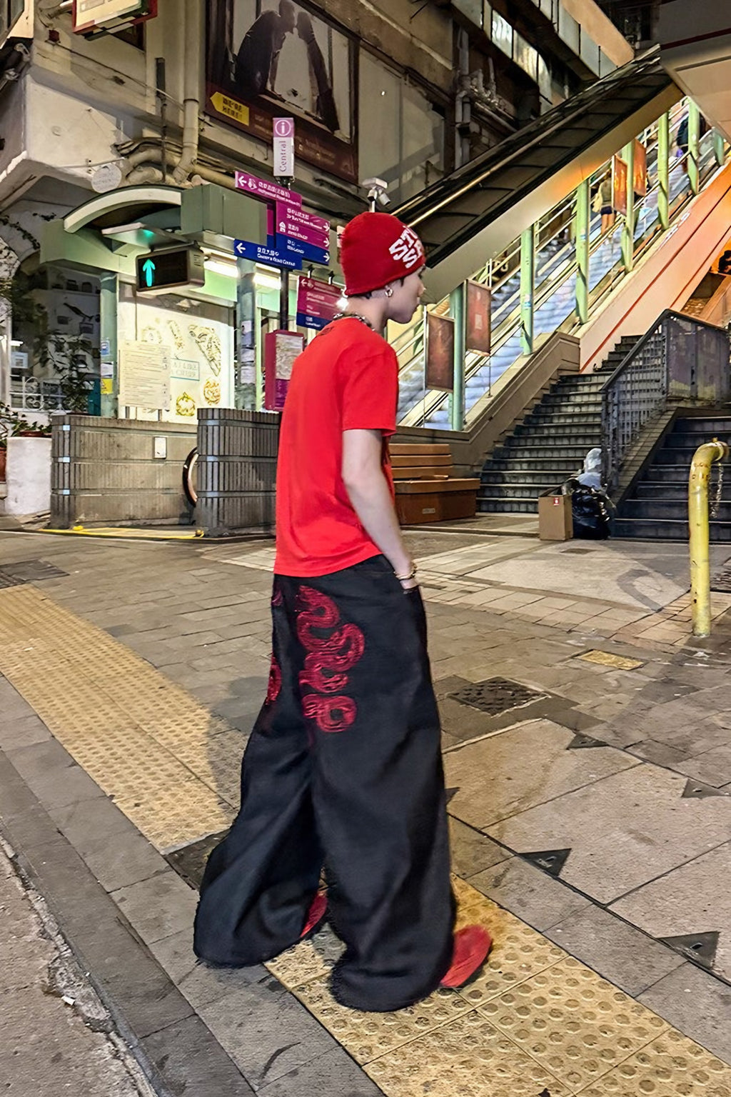 GRAFFITI SLIM FIT TEE