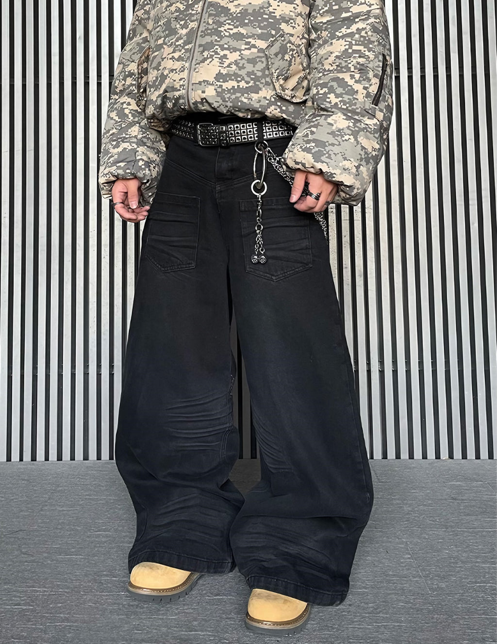 MONOCHROME BAGGY DENIM PANTS