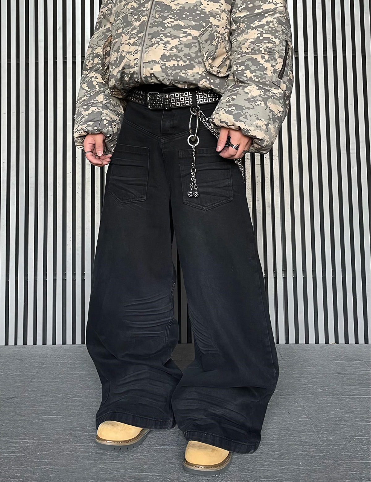 MONOCHROME BAGGY DENIM PANTS