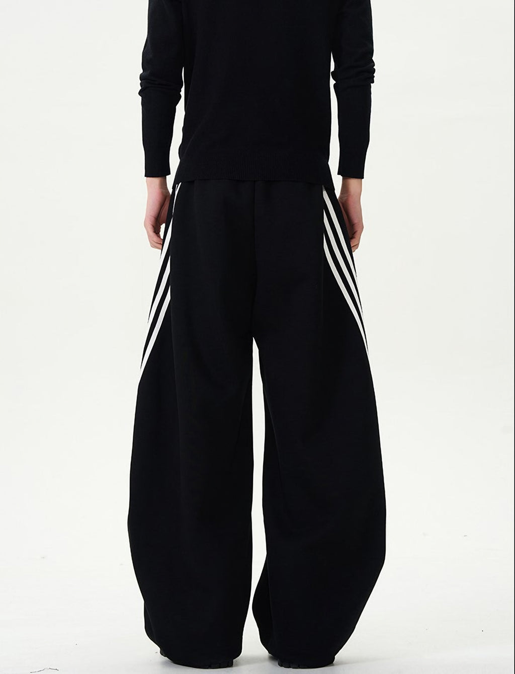 LOOSE STRIDE TRACK PANTS