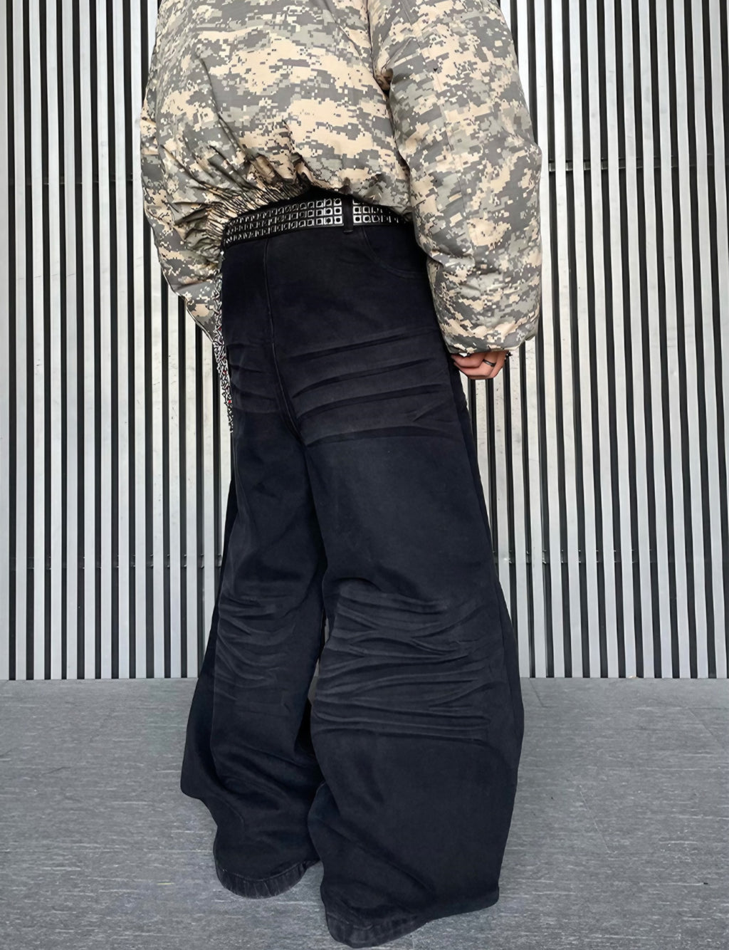 MONOCHROME BAGGY DENIM PANTS