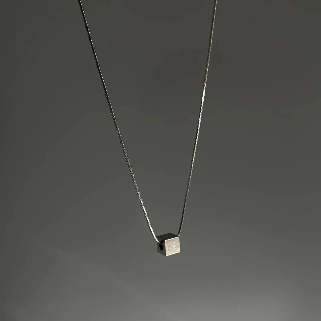 TALVOR NECKLACE