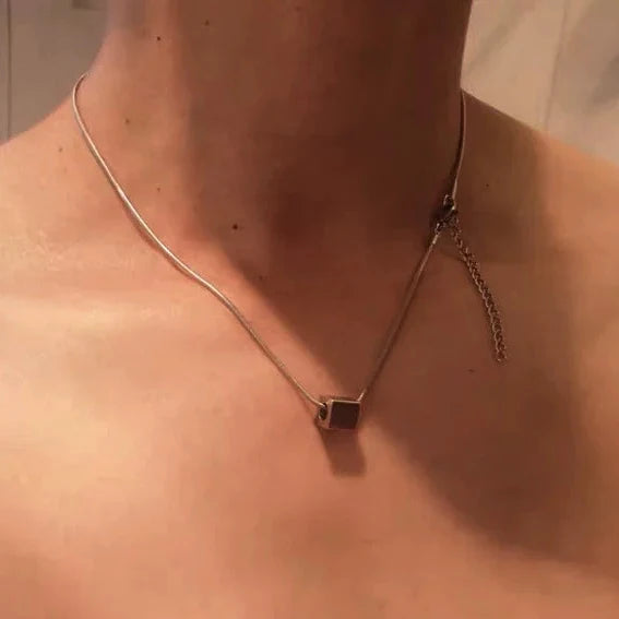 TALVOR NECKLACE
