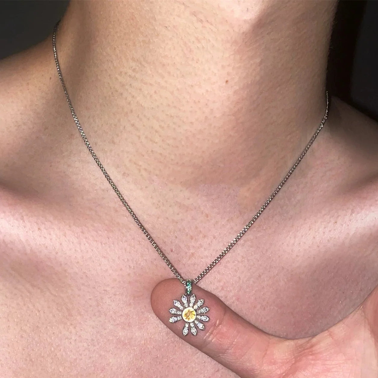 VAYSEL NECKLACE