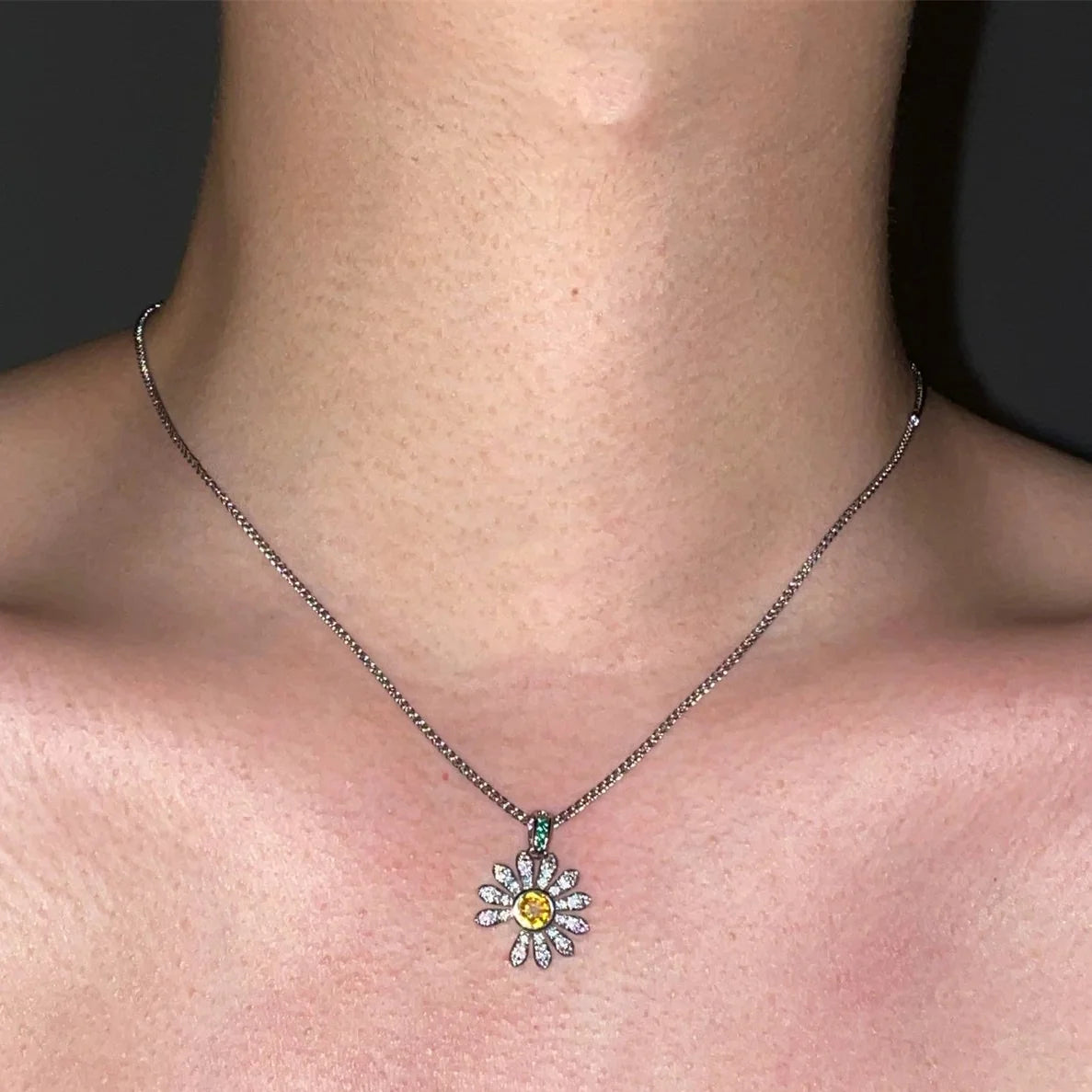 VAYSEL NECKLACE