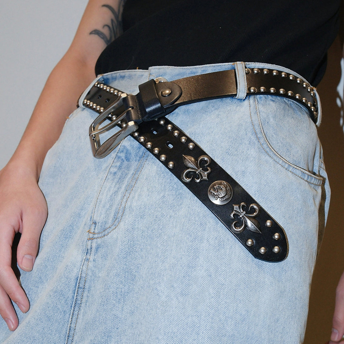 KNIGHT STUDDED BELT