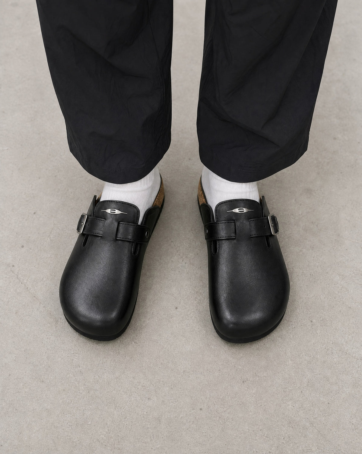 BERVIK BUCKLE MULE 着用イメージ