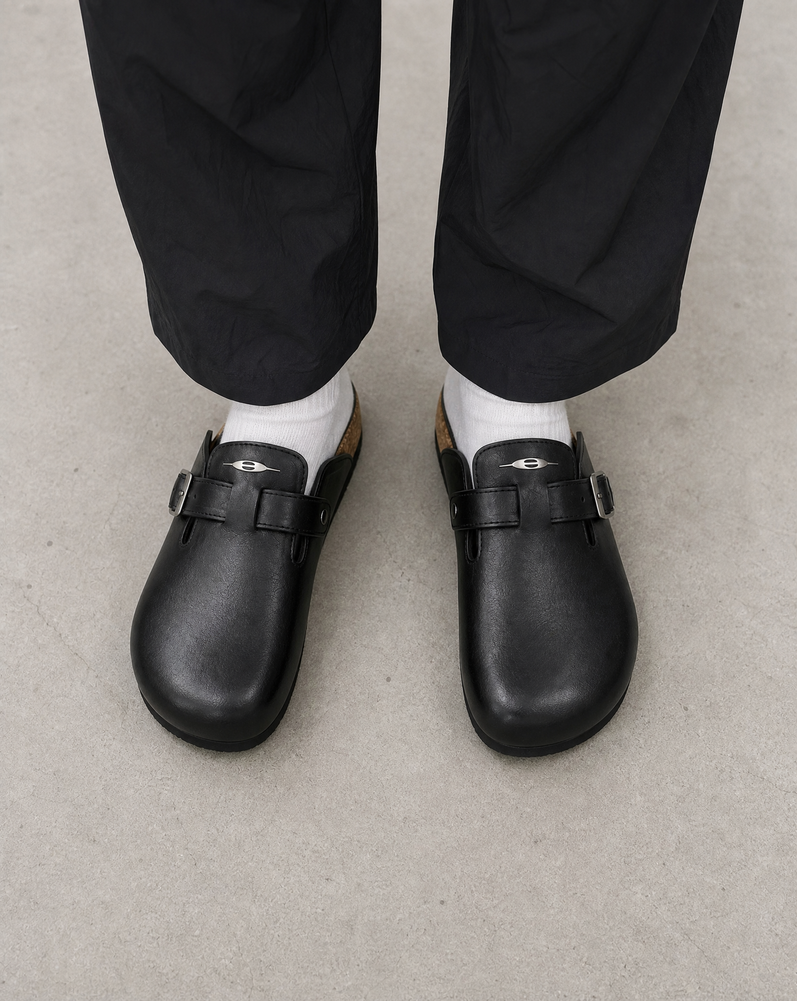 BERVIK BUCKLE MULE 着用イメージ