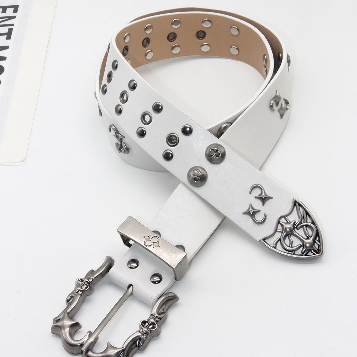 CRESCENT FANG STUDDED BELT