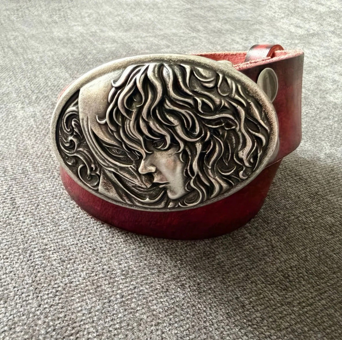 RED PORTRAIT BUCKLE BELT