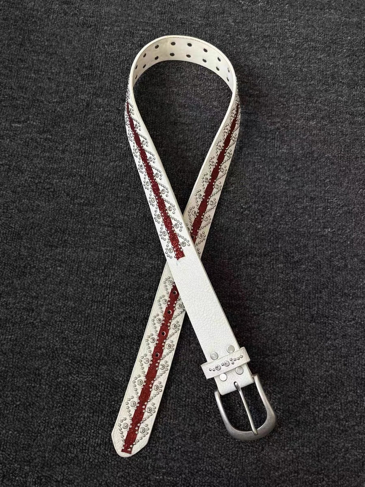 SCARLET LINE STUDDED BELT