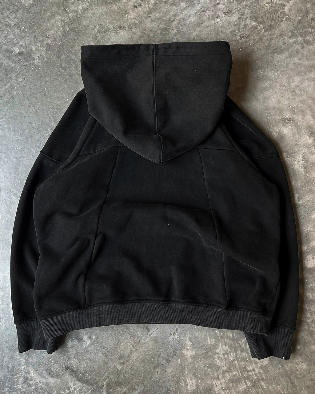 TRIBAL LOGO ZIP HOODIE
