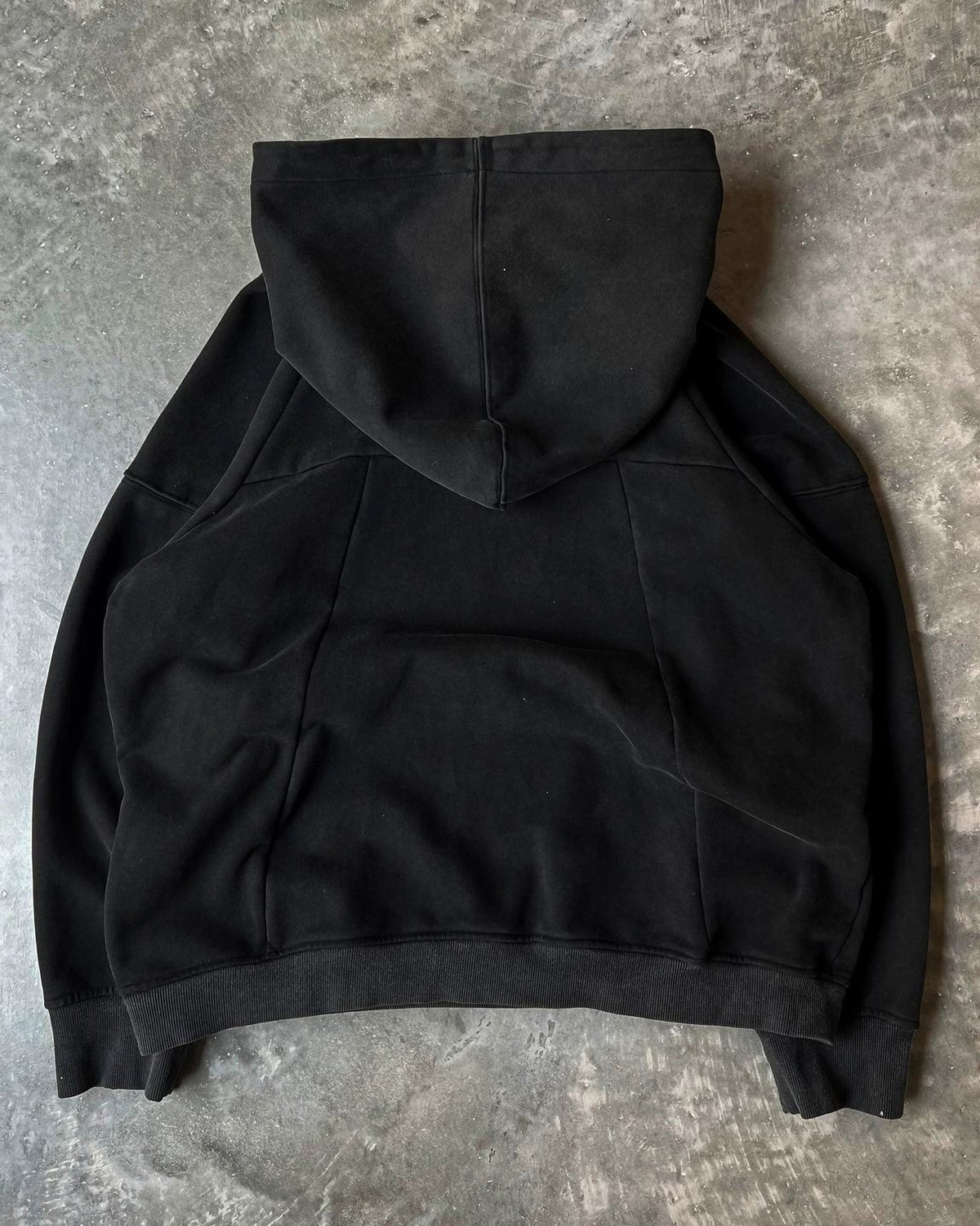 TRIBAL LOGO ZIP HOODIE